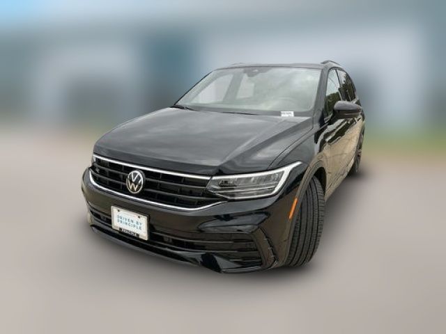 2024 Volkswagen Tiguan SE R-Line Black