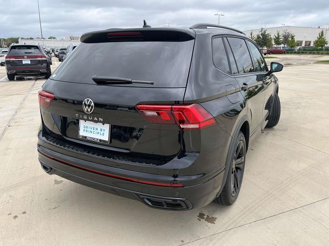 2024 Volkswagen Tiguan SE R-Line Black