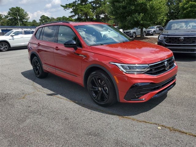 2024 Volkswagen Tiguan SE R-Line Black