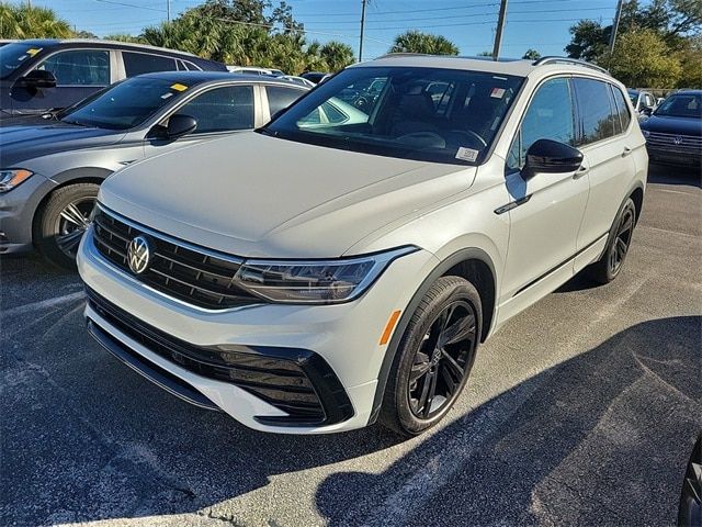 2024 Volkswagen Tiguan SE R-Line Black