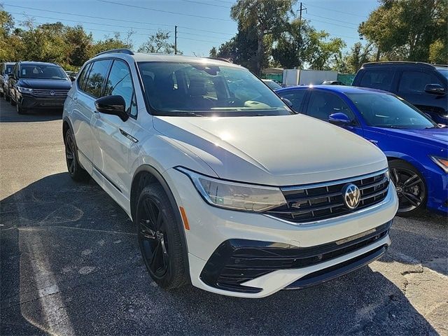 2024 Volkswagen Tiguan SE R-Line Black