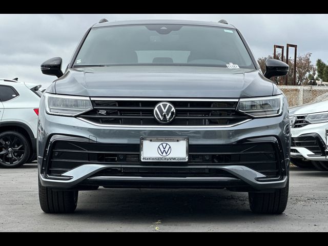 2024 Volkswagen Tiguan SE R-Line Black