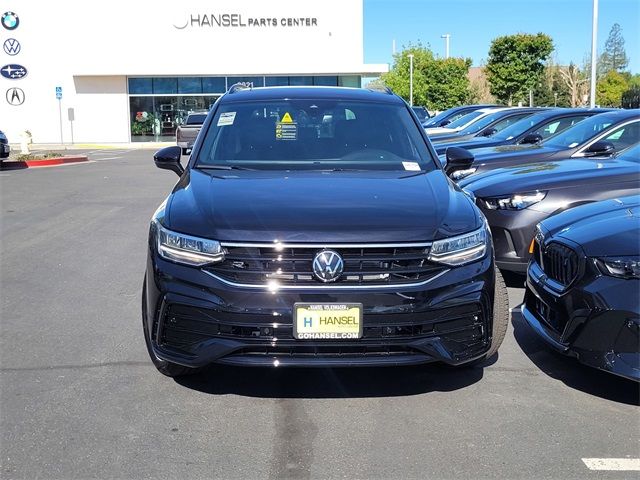 2024 Volkswagen Tiguan SE R-Line Black