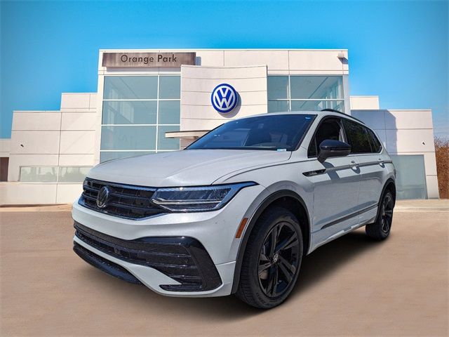 2024 Volkswagen Tiguan SE R-Line Black