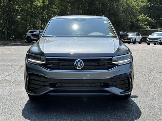 2024 Volkswagen Tiguan SE R-Line Black