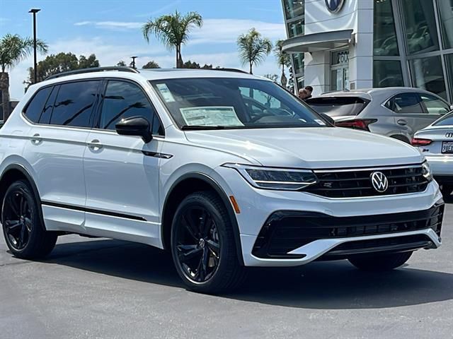 2024 Volkswagen Tiguan SE R-Line Black