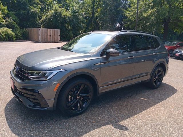 2024 Volkswagen Tiguan SE R-Line Black