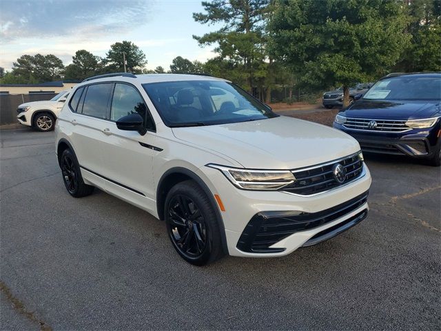 2024 Volkswagen Tiguan SE R-Line Black