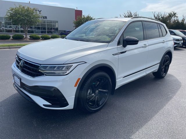 2024 Volkswagen Tiguan SE R-Line Black