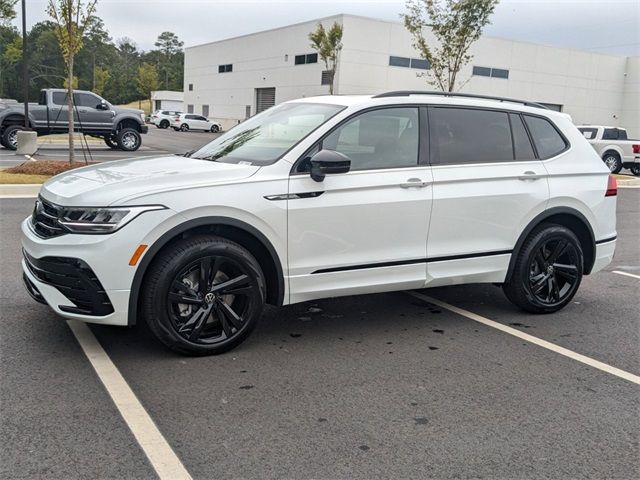 2024 Volkswagen Tiguan SE R-Line Black