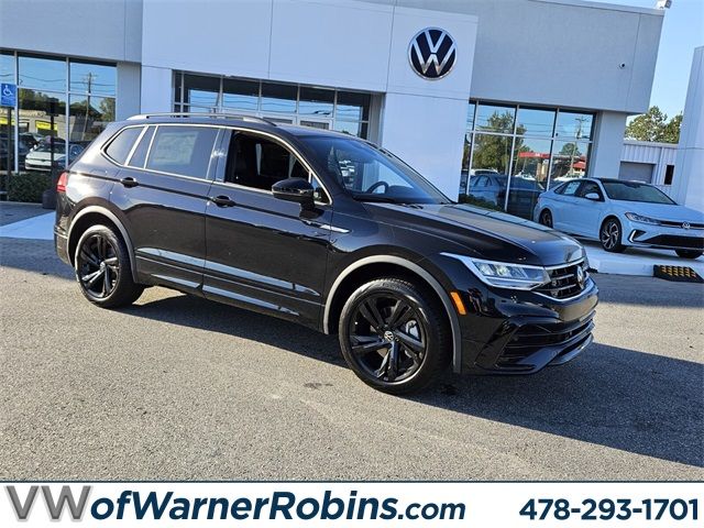 2024 Volkswagen Tiguan SE R-Line Black