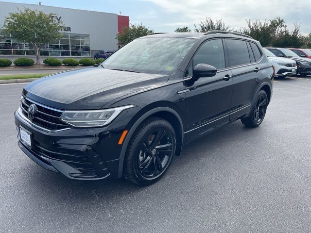 2024 Volkswagen Tiguan/Taos SE R-Line Black