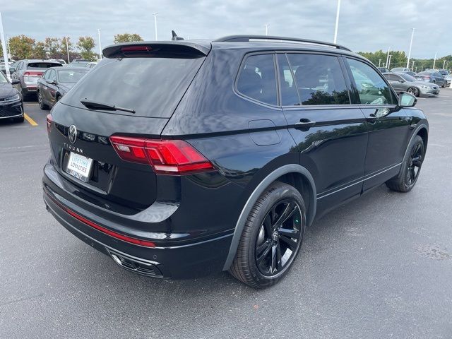 2024 Volkswagen Tiguan/Taos SE R-Line Black