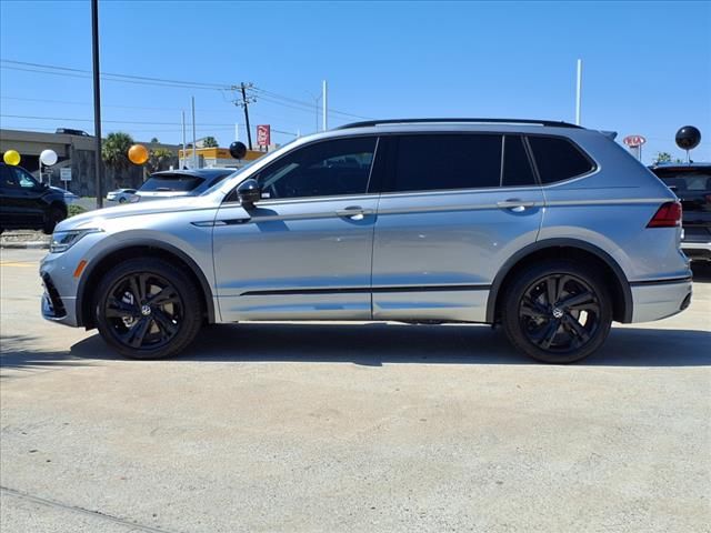 2024 Volkswagen Tiguan SE R-Line Black