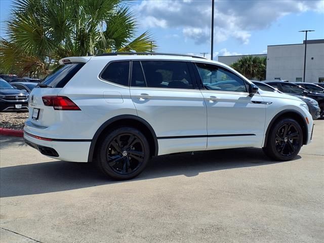 2024 Volkswagen Tiguan SE R-Line Black