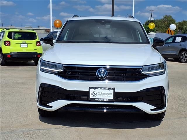 2024 Volkswagen Tiguan SE R-Line Black