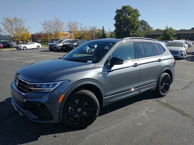 2024 Volkswagen Tiguan/Taos SE R-Line Black