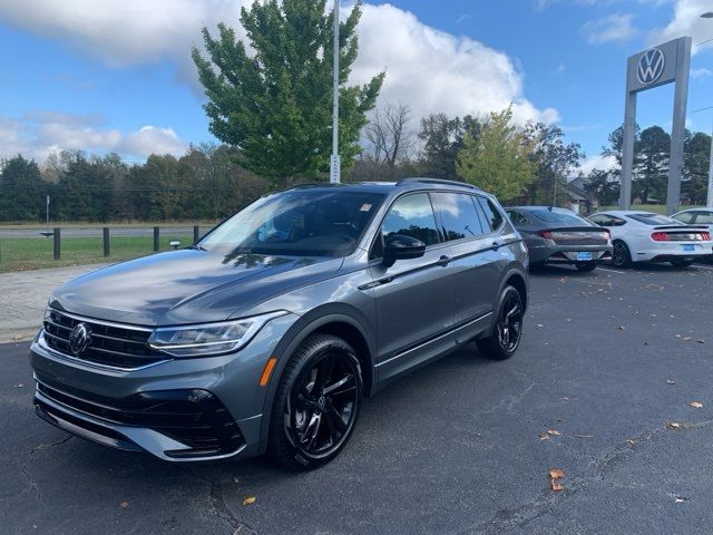 2024 Volkswagen Tiguan SE R-Line Black