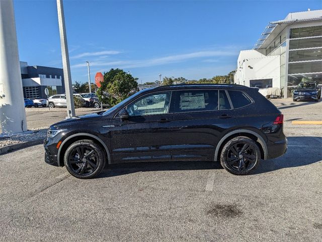 2024 Volkswagen Tiguan SE R-Line Black