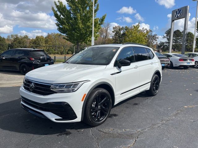 2024 Volkswagen Tiguan SE R-Line Black