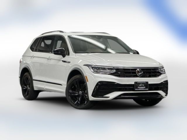 2024 Volkswagen Tiguan SE R-Line Black