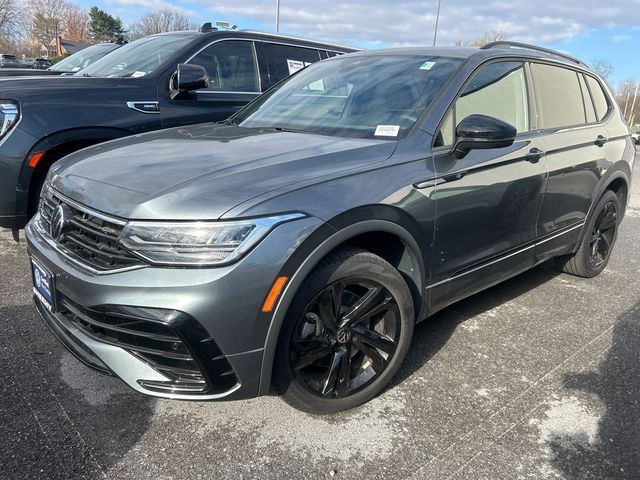 2024 Volkswagen Tiguan SE R-Line Black