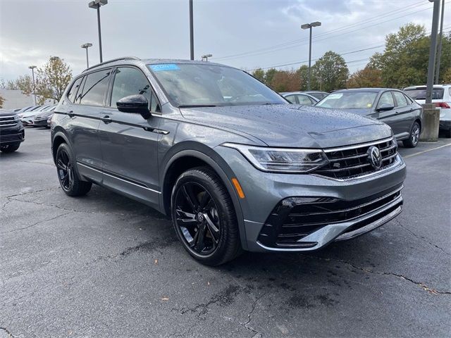 2024 Volkswagen Tiguan SE R-Line Black