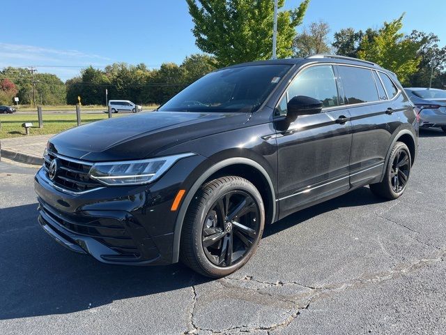 2024 Volkswagen Tiguan SE R-Line Black