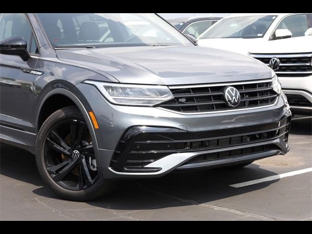 2024 Volkswagen Tiguan SE R-Line Black