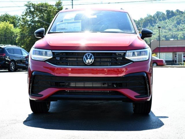 2024 Volkswagen Tiguan SE R-Line Black