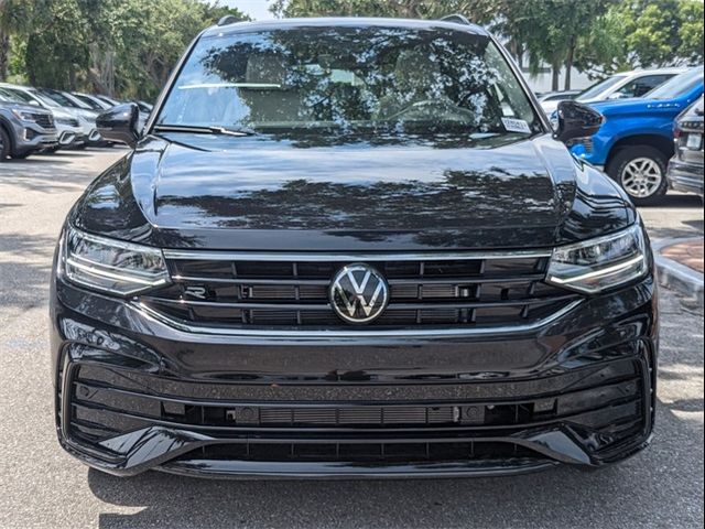 2024 Volkswagen Tiguan SE R-Line Black