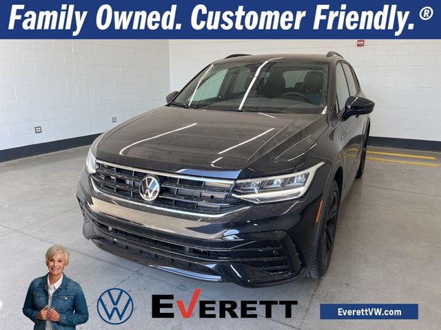 2024 Volkswagen Tiguan SE R-Line Black