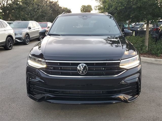 2024 Volkswagen Tiguan SE R-Line Black