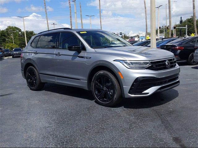 2024 Volkswagen Tiguan SE R-Line Black