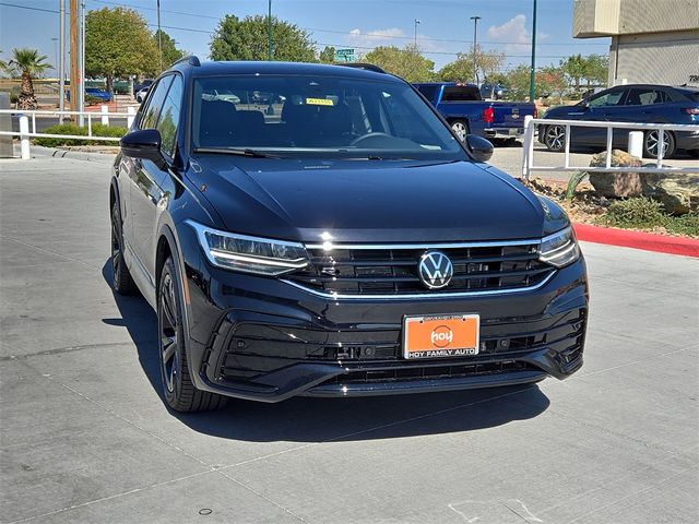 2024 Volkswagen Tiguan SE R-Line Black