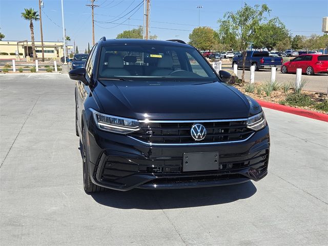 2024 Volkswagen Tiguan SE R-Line Black