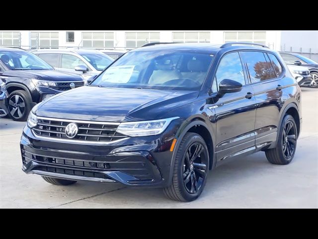 2024 Volkswagen Tiguan SE R-Line Black