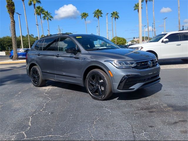 2024 Volkswagen Tiguan SE R-Line Black