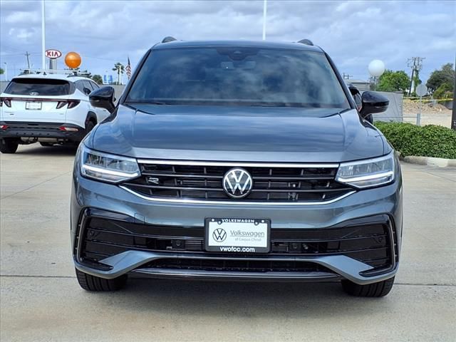 2024 Volkswagen Tiguan SE R-Line Black