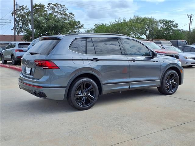 2024 Volkswagen Tiguan SE R-Line Black