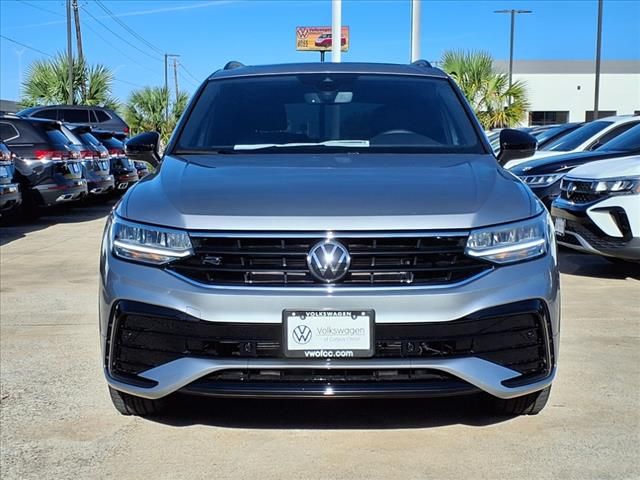 2024 Volkswagen Tiguan SE R-Line Black