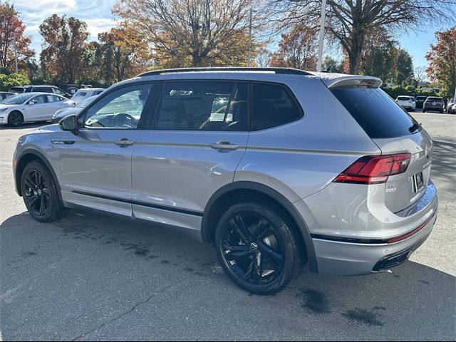 2024 Volkswagen Tiguan SE R-Line Black