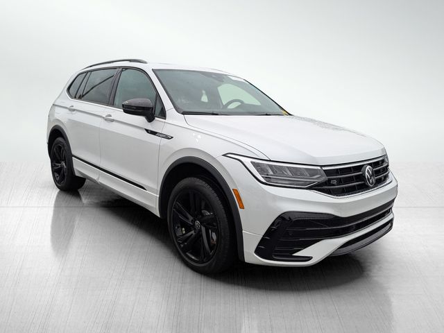 2024 Volkswagen Tiguan/Taos SE R-Line Black