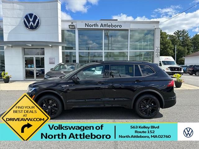 2024 Volkswagen Tiguan SE R-Line Black