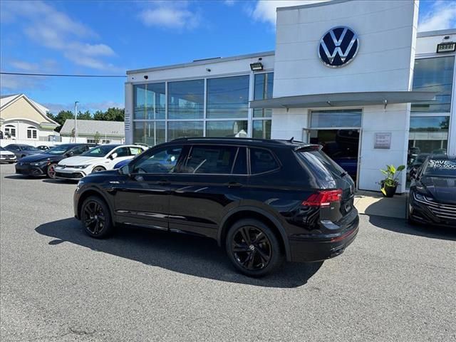 2024 Volkswagen Tiguan SE R-Line Black