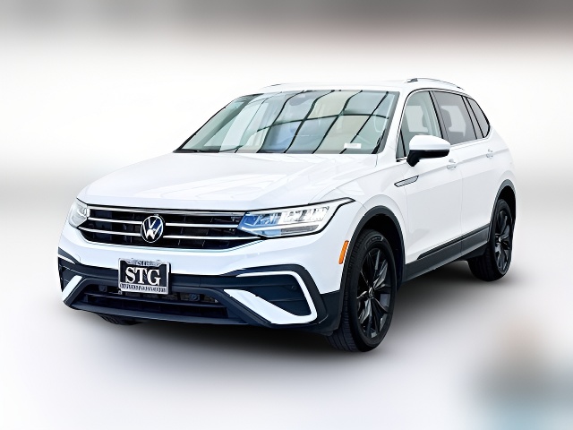 Volkswagen Tiguan ホワイト SUV Used White Volkswagen Tiguan near me for sale