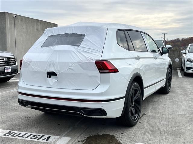 2024 Volkswagen Tiguan SE R-Line Black