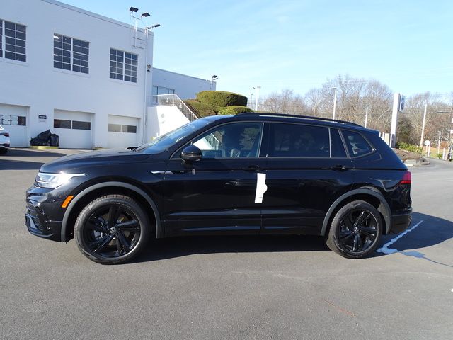 2024 Volkswagen Tiguan SE R-Line Black