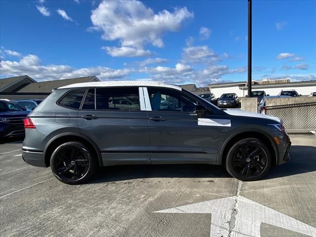 2024 Volkswagen Tiguan SE R-Line Black