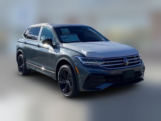 2024 Volkswagen Tiguan SE R-Line Black